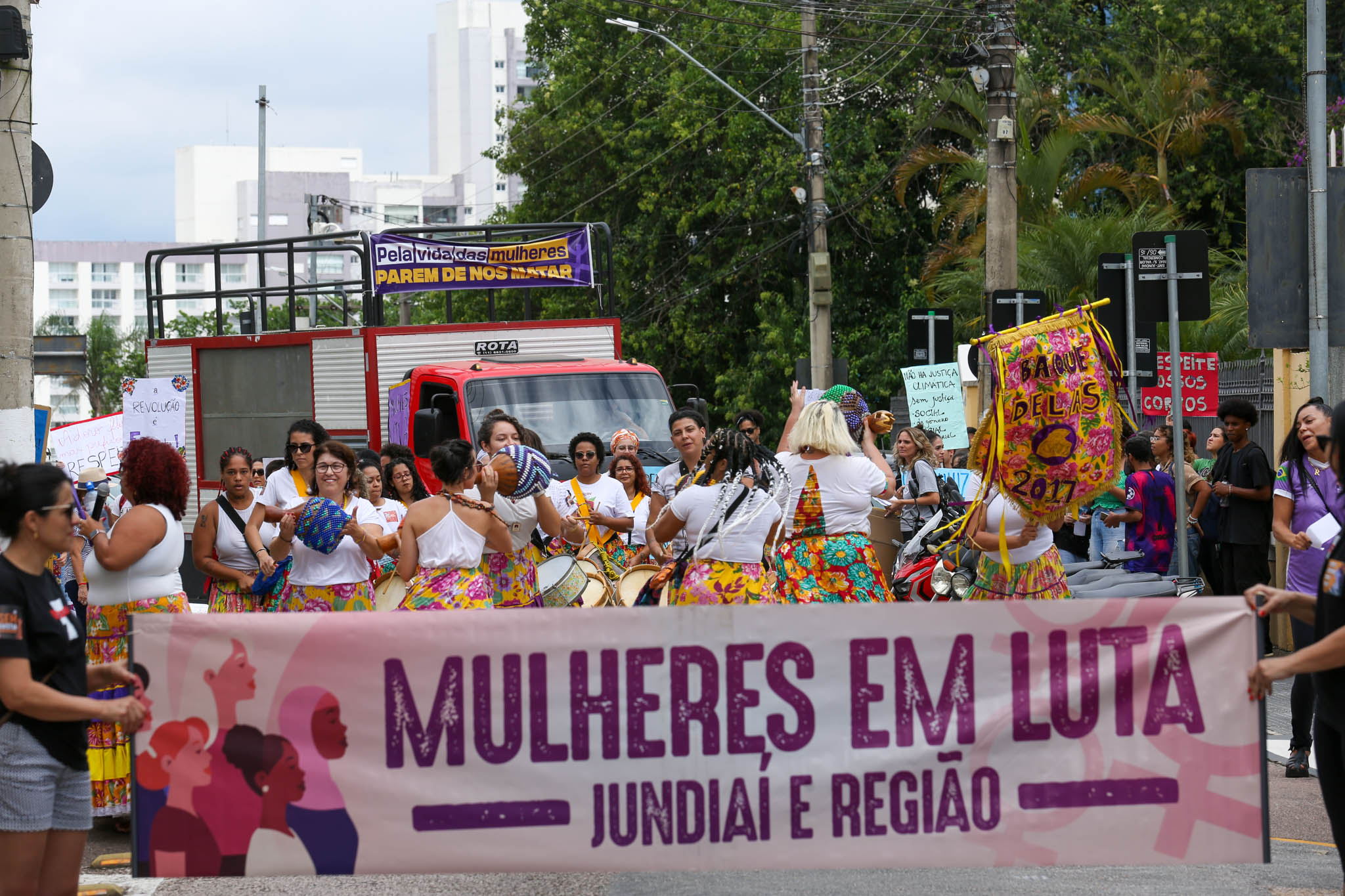 Passeata pelo Centro marca Dia Internacional da Mulher em Jundiaí