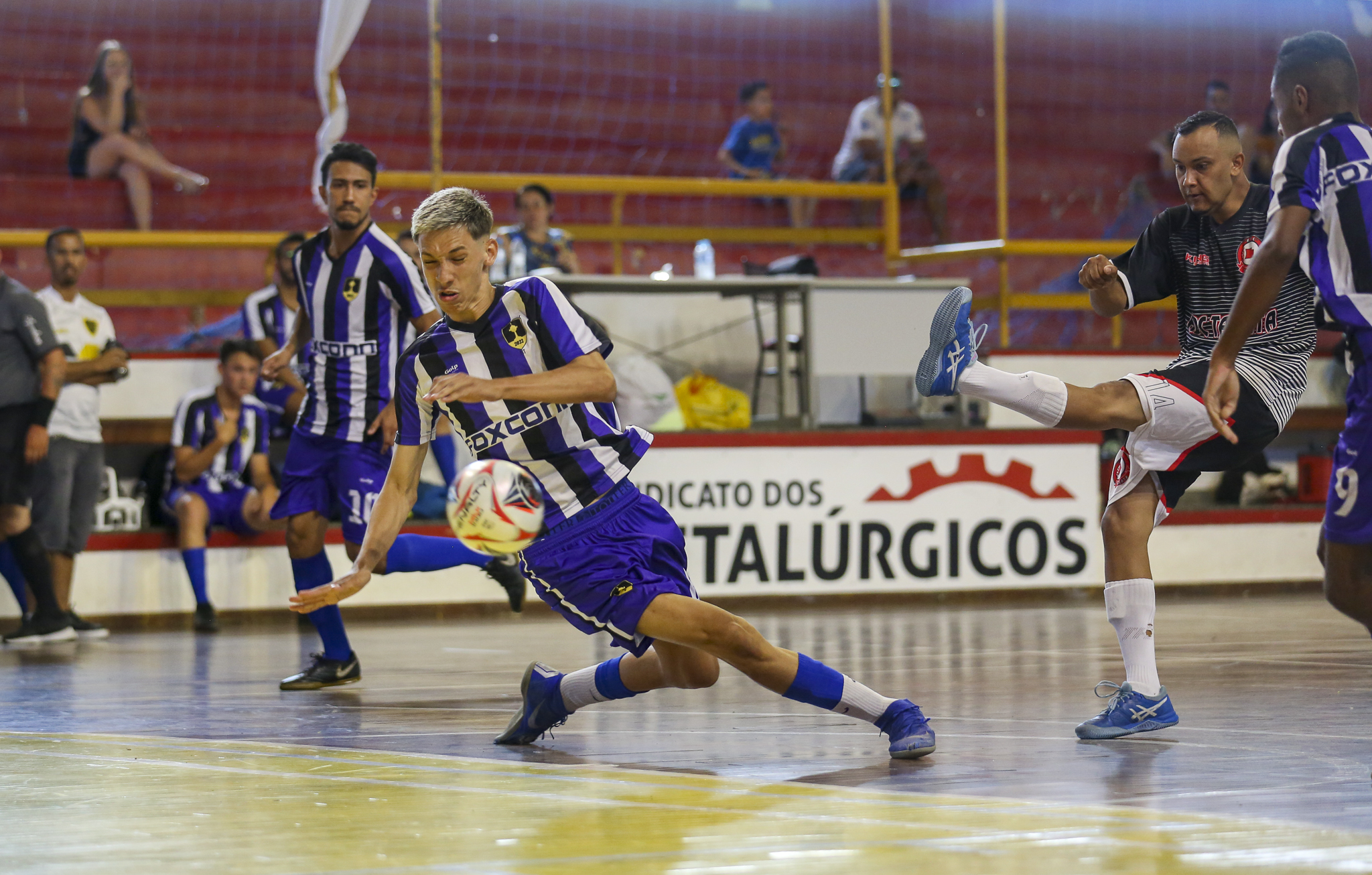 Quatro Jogos Na Primeira Rodada Do Aberto De Futsal Metal Rgicos Jundia