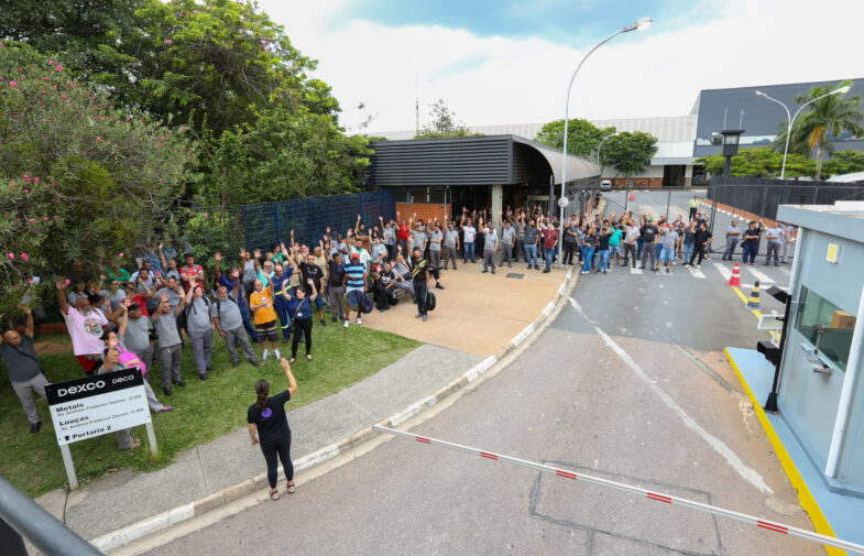 Trabalhadores da Dexco aprovam reajuste salarial em assembleia